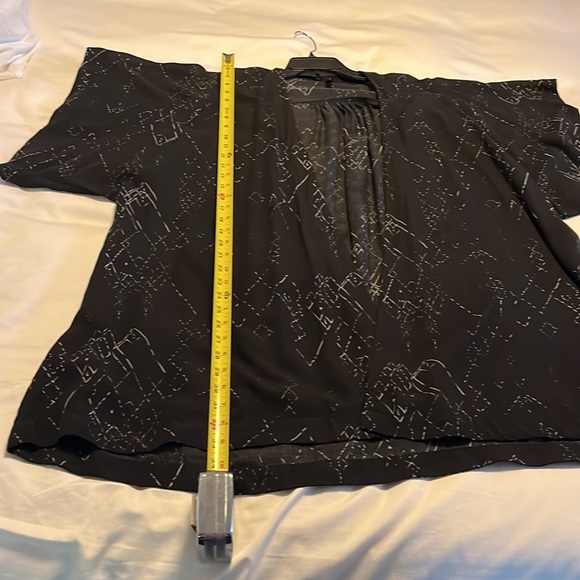 Eileen fisher kimono style silk jacket. Black and cream pattern. RARE - Picture 10 of 13